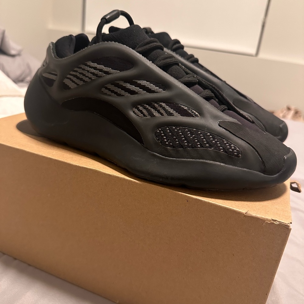 Black Yeezy 750